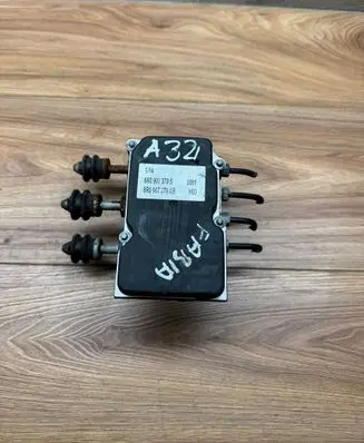 Skoda Fabia Mk2 (5J) ABS Pump 6R0907379AB 6R0907379S
