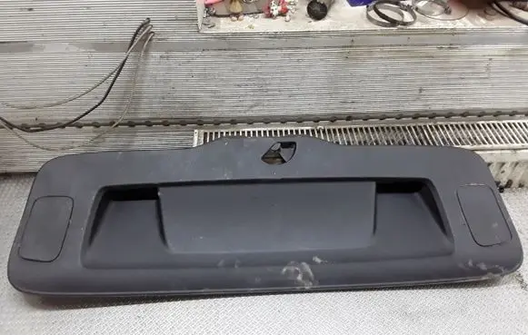 Volkswagen PASSAT B7 USA Tailgate/boot cover trim set 561867605B
