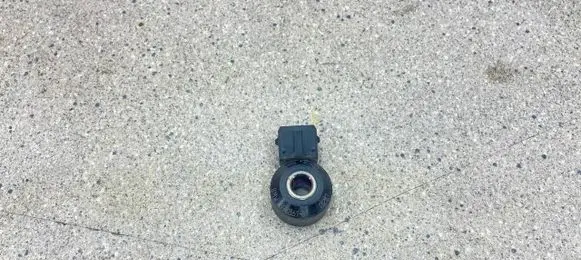 BMW M5 Detonation knock sensor 7598861 13627598861