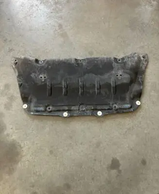 BMW 5 G30 G31 G38 Engine splash shield/under tray 7363730