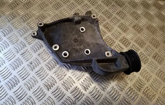Suzuki Grand Vitara II A/C compressor mount bracket 