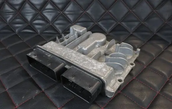 Opel Meriva B Engine control unit/module 55581448