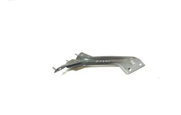 Fender mounting bracket
