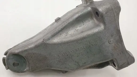 Mercedes-Benz C W204 Engine mounting bracket A2742230204