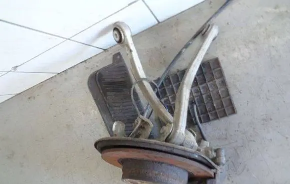Mercedes-Benz C W204 Rear wheel hub spindle/knuckle 