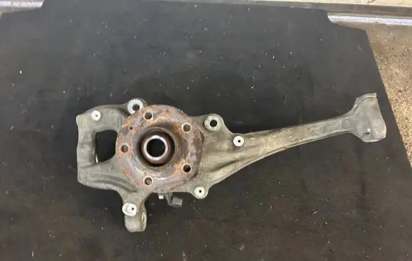 Audi A4 S4 B8 8K Front wheel hub spindle knuckle 4G0407242C 150414 19165212191