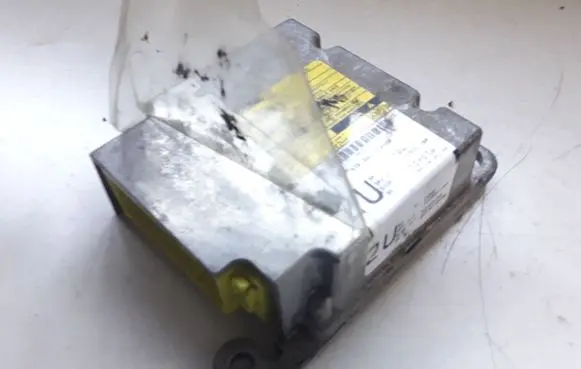 Toyota Avensis T250 Airbag control unit/module 8917005190