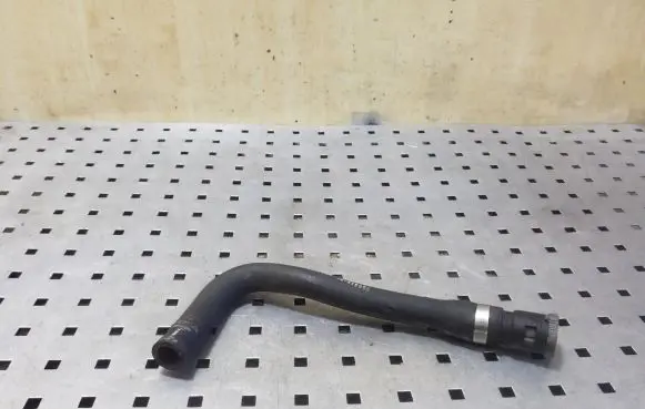 Volvo V40 Engine coolant pipe/hose