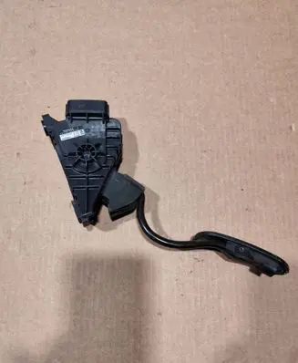 Toyota Hilux (AN10, AN20, AN30) Accelerator throttle pedal 781200K010