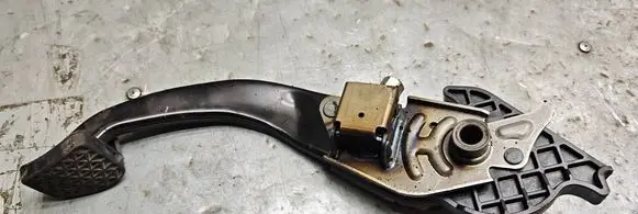 Opel Astra K Brake pedal 00224939 20201116