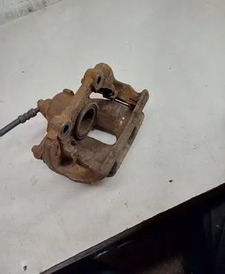 Skoda Roomster (5J) Front brake caliper