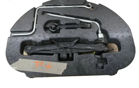 Toyota Prius+ (ZVW40) Tool set 6477747080