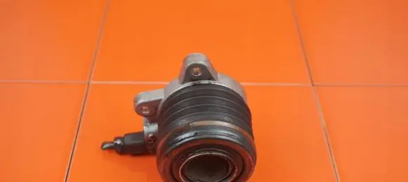 Hyundai Santa Fe Clutch slave cylinder BB41392 D4EB