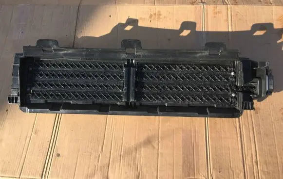 Volvo XC60 Intercooler air channel guide AD0X5