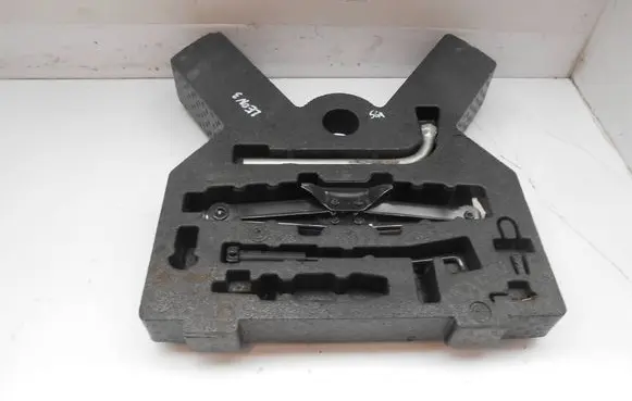 Seat Leon (5F) Spare wheel section trim 5F9012109B