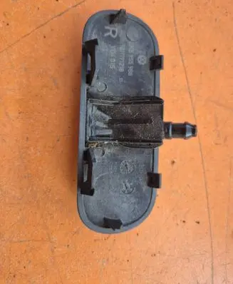 Volkswagen Caddy Windshield washer spray nozzle 2K5955988 V04015 181119121B