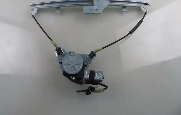 Volkswagen Fox Front door window regulator with motor 