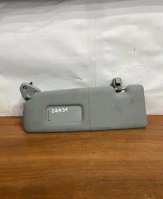 BMW 1 E81 E87 Sun visor 1010472300 D2431
