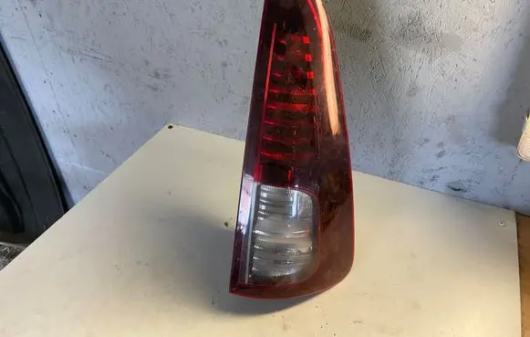 Renault Espace IV Rear/tail lights 8200394724
