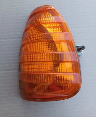 Mercedes-Benz W123 Front fender indicator light 0008207321