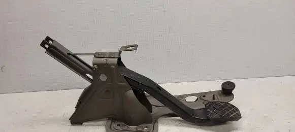 Volkswagen Transporter - Caravelle T5 Brake pedal 7H1721057B 2214406 0552143