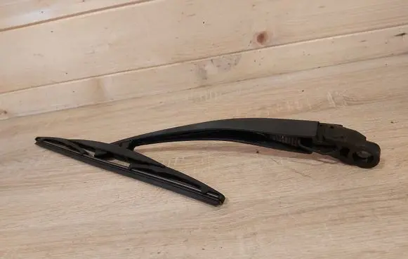 Nissan X-Trail T31 Rear wiper blade arm