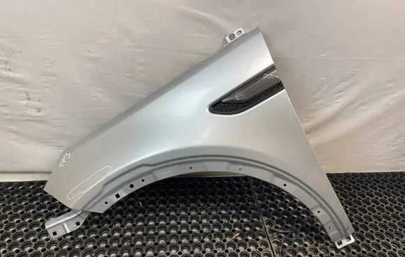 Land Rover Discovery Sport Fender 