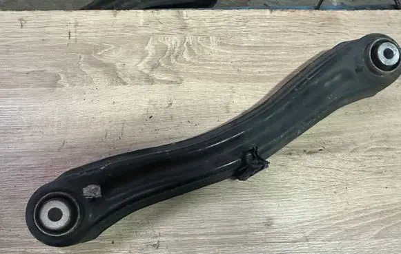 Rear control arm