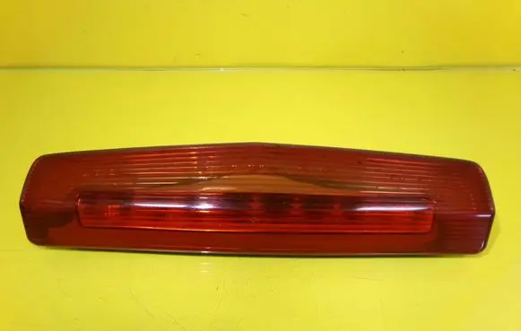 Third/center stoplight