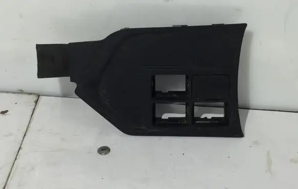 Toyota Yaris Other center console (tunnel) element 589170D160 107064A0 107063