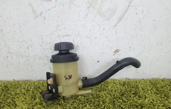 KIA Carens I Power steering fluid tank/reservoir x11x1x111x11x