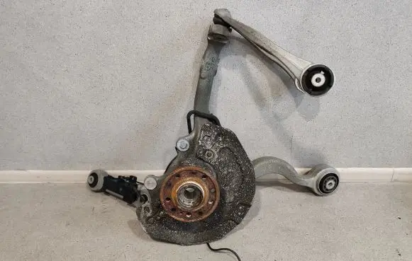 Mercedes-Benz GLC X253 C253 Front wheel hub spindle knuckle A2533320201