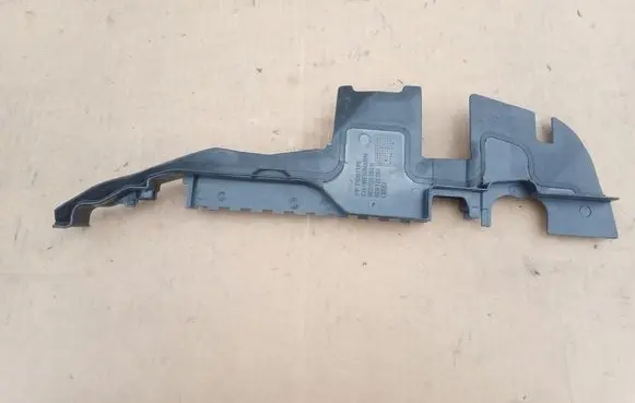 Audi A4 S4 B6 8E 8H Air intake duct part 8E0121284B