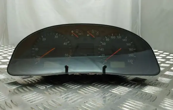 Volkswagen PASSAT B5 Speedometer (instrument cluster) 3B1919860C