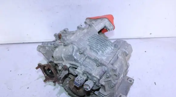 Toyota RAV 4 (XA40) Rear differential 8209048020