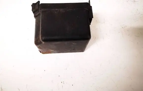 Nissan X-Trail T30 Fuse box cover 