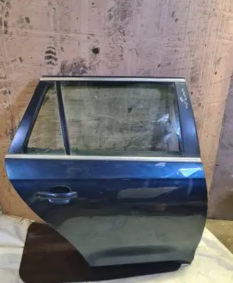 Volkswagen Golf V Rear door