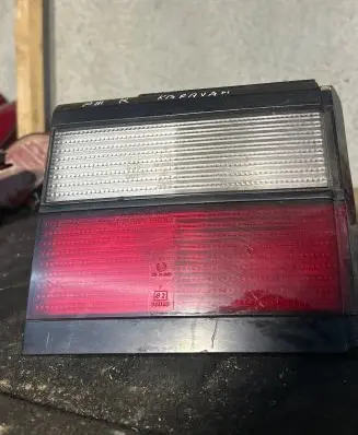 Volkswagen PASSAT B3 Tailgate rear/tail lights 333945107