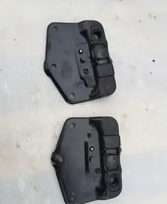 Mercedes-Benz CLK C207 A207 Convertible roof lock/latch A2077700222 A2077700122