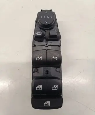 BMW 5 G30 G31 Electric window control switch 6832728