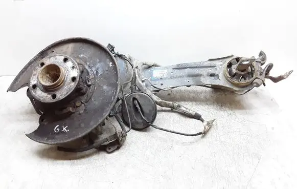 Rear wheel hub spindle/knuckle