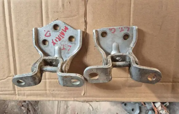 Hyundai Matrix Rear door hinge set 
