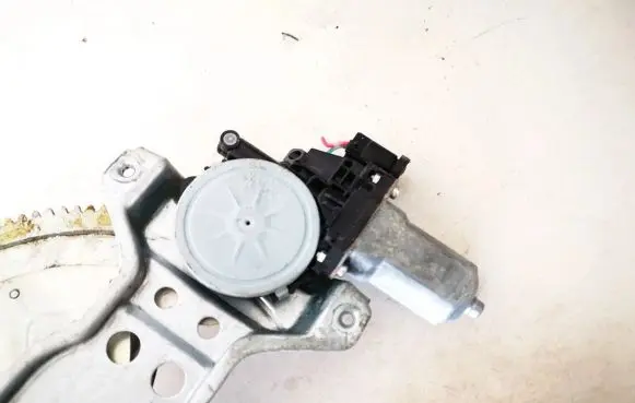 Suzuki Swift I Front door window regulator motor 8356063j00 83560-63j00