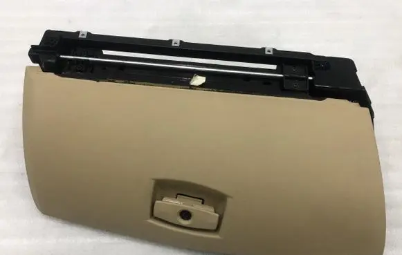 BMW 5 E60 E61 Glove box 7034080
