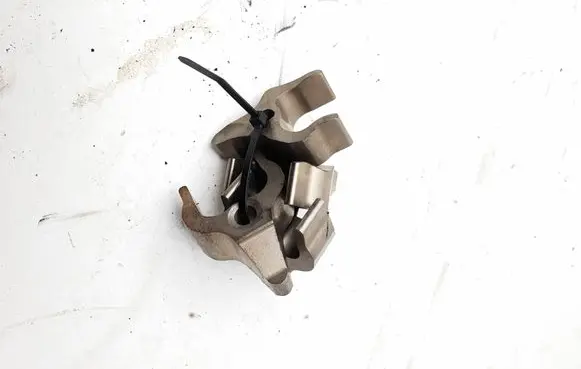 BMW 4 F32 F33 Fuel Injector clamp holder 7809798