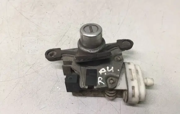 Audi A4 S4 B5 8D Tailgate exterior lock 8D0862055