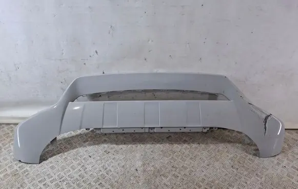 Front bumper lip