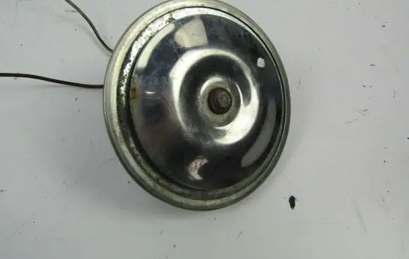 Volkswagen PASSAT B5 Horn signal 
