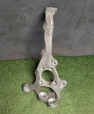 Mercedes-Benz GLC C253 Front wheel hub spindle knuckle A2533320201