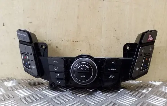 Hyundai i40 Climate control unit 972503Z900